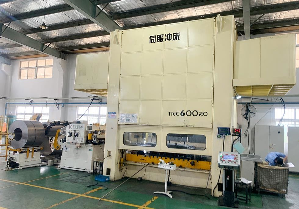 天津汽車廠來常州驗收伺服壓力機